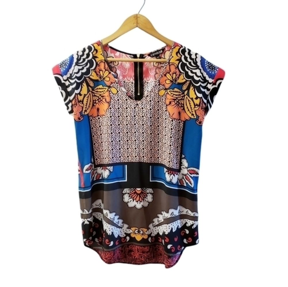 Short Sleeve V-Neck Blouse Bright Bohemian floral pattern Size S